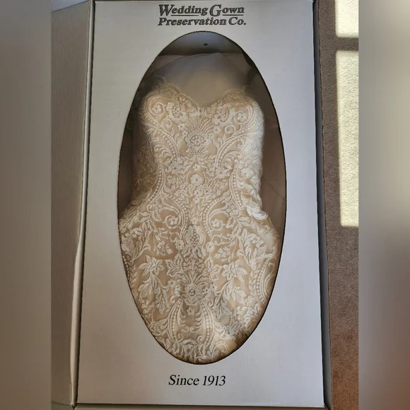 Allure Bridals 9123. Elegant Cream Lace Wedding Dress. Sz 12 - Picture 7 of 7